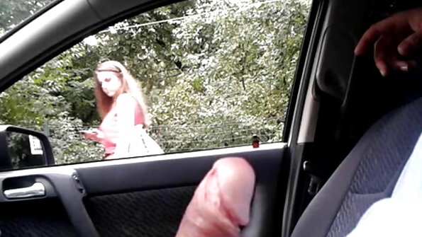 Seorang bimbo pantat besar dengan tato sedang kacau video bokep janda anak 1 dari belakang