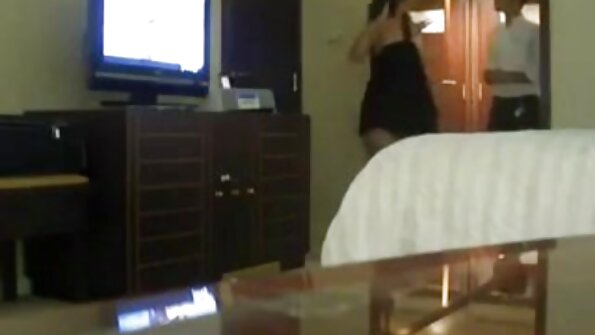 MILF pirang filmbokepjanda toket kencang memberikan memasturbasi dan mandi terbuat dari air mani