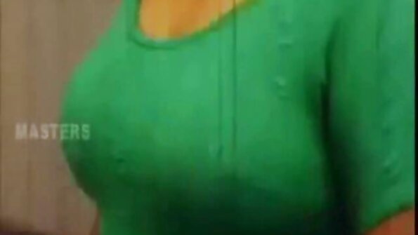 Seorang pirang yang mencintai anal vidio tante haus sek sedang memijat klitoris seksinya saat bercinta