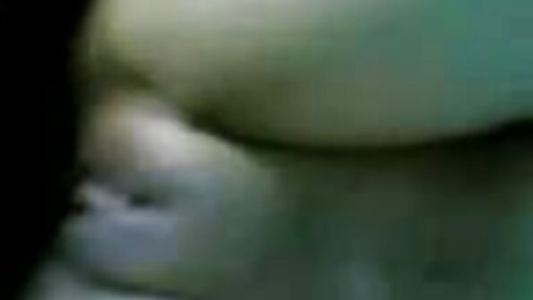 Cewek berdada dengan tante muda sex pantat bulat yang bagus kacau keras di vaginanya yang basah