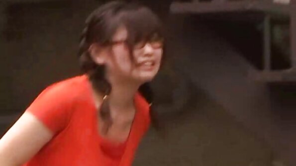 Si rambut coklat janda lagi bokep dengan tubuh kurus semakin kacau