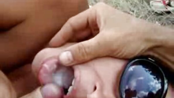 Seorang berambut merah dan pirang berada di threesome, menerima janda tante bokep kontol besar