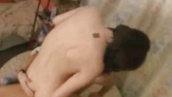 Cewek yang suka menelan bokep janda onani air mani kacau di tempat tidur