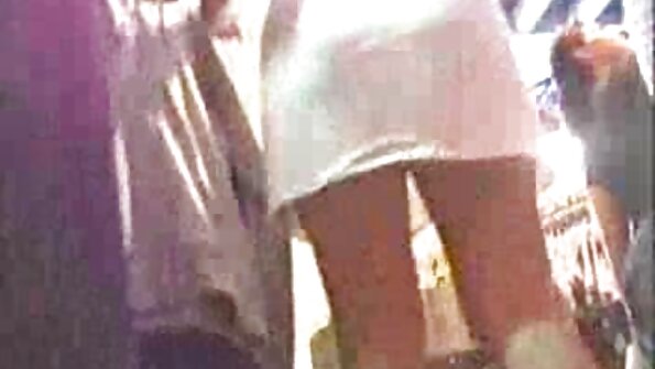 Keledai video janda ngesek kurus dipijat oleh dildo kecil yang seksi